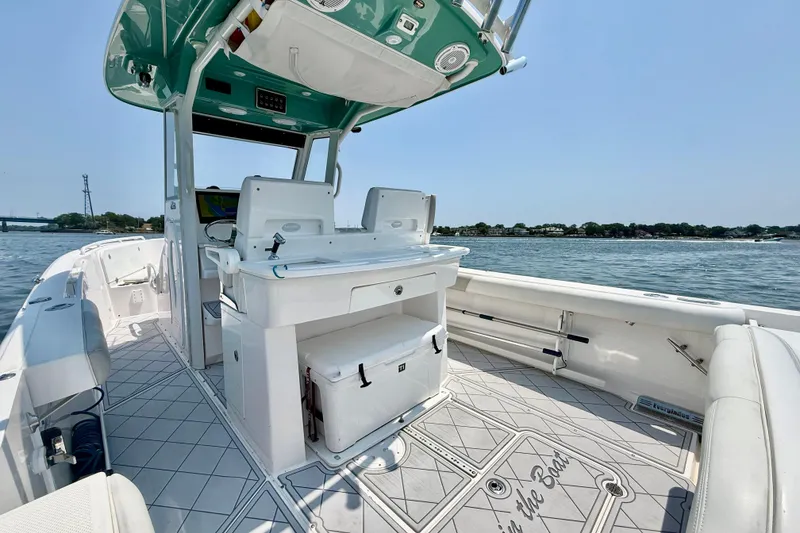 Slide: The Image of Everglades 295 Center Console 2015 - 10