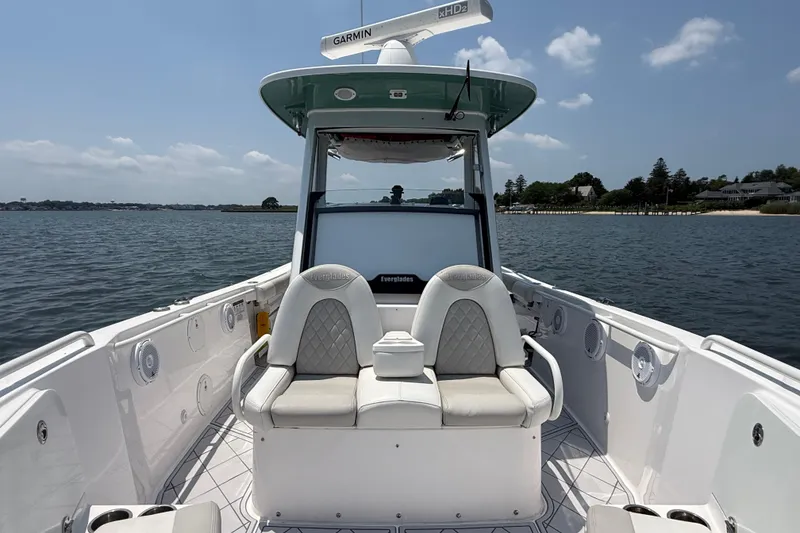 Slide: The Image of Everglades 295 Center Console 2015 - 24