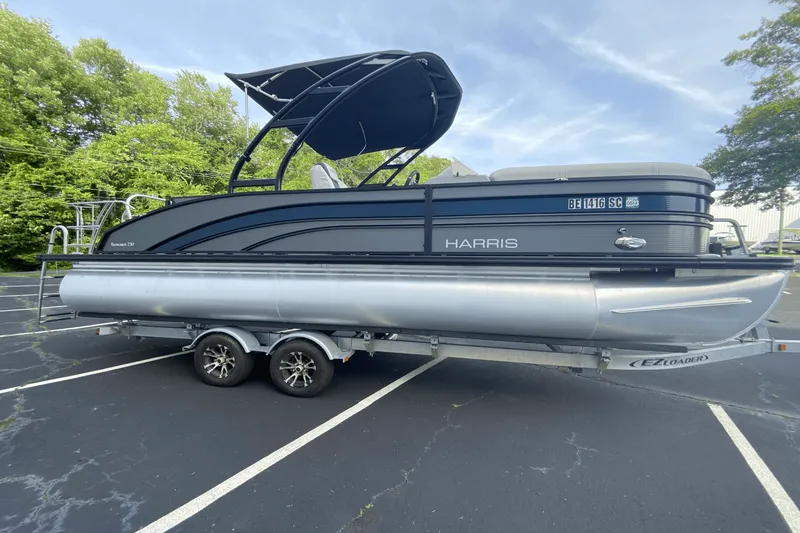 Slide: The Image of Harris Sunliner 230 Sport 2022 - 6