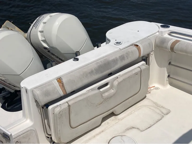 Slide: The Image of Wellcraft 252 COASTAL 2004 - 5