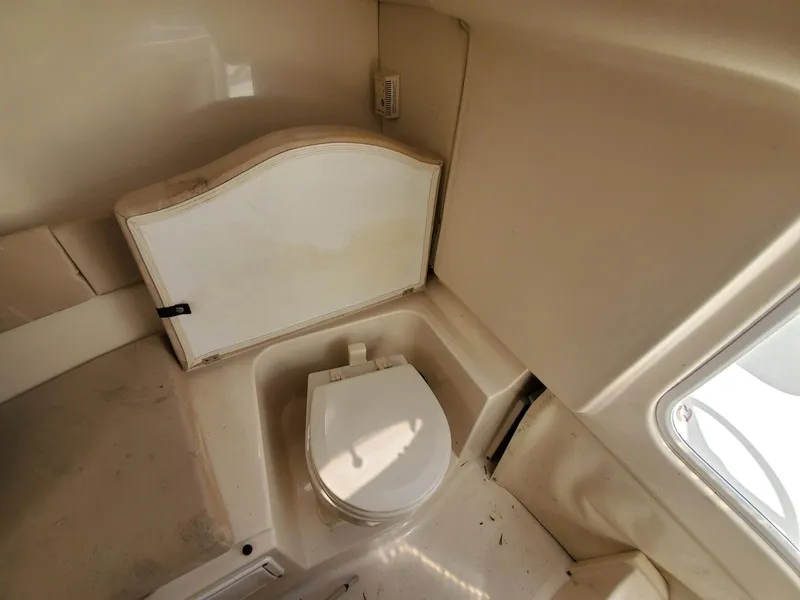 Slide: The Image of Wellcraft 252 COASTAL 2004 - 2