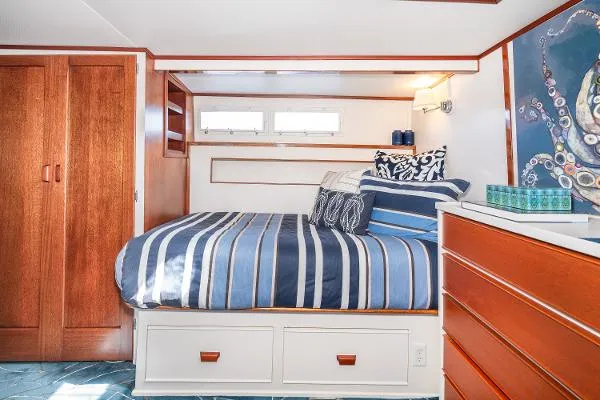 Slide: The Image of Chris-Craft 57 Constellation 1965 - 37