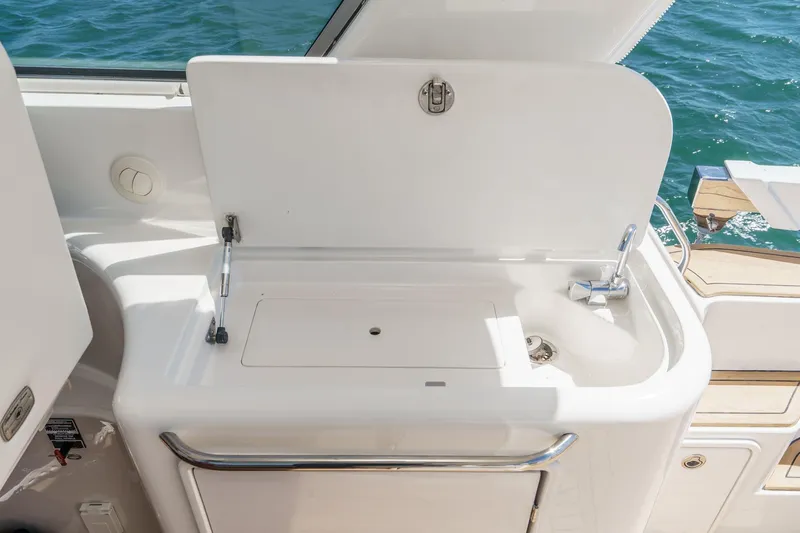Slide: The Image of Chris-Craft Roamer 40 2007 - 37