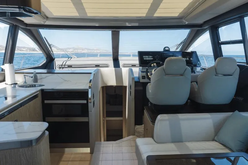 Slide: The Image of Azimut 60 2020 - 40