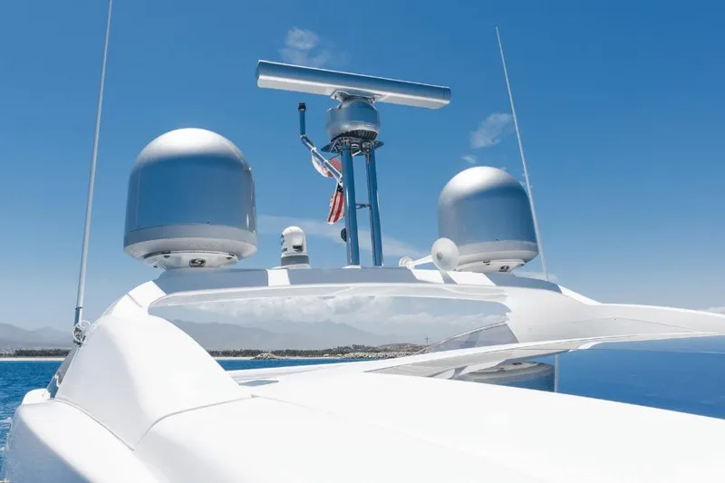 Slide: The Image of Azimut 60 2020 - 13