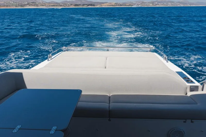 Slide: The Image of Azimut 60 2020 - 47