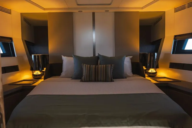 Slide: The Image of Azimut 60 2020 - 49