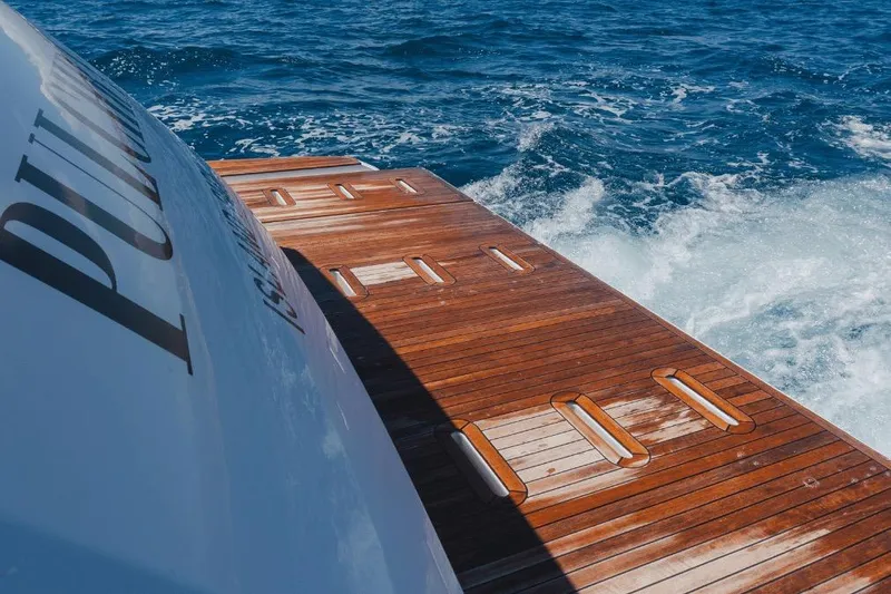 Slide: The Image of Azimut 60 2020 - 57