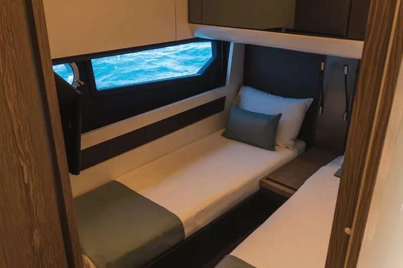 Slide: The Image of Azimut 60 2020 - 52