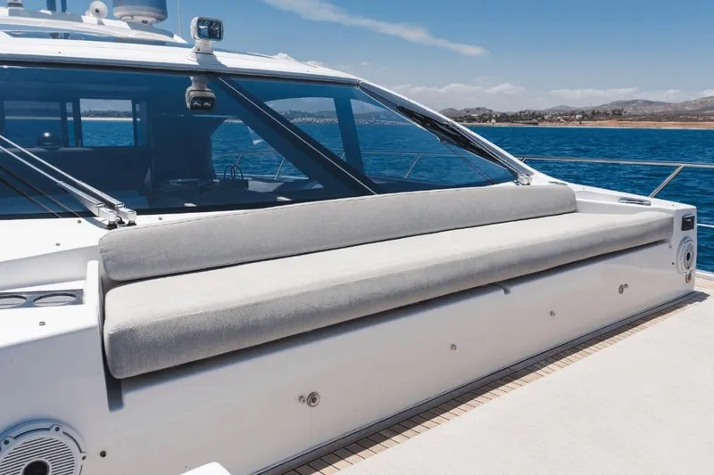 Slide: The Image of Azimut 60 2020 - 55