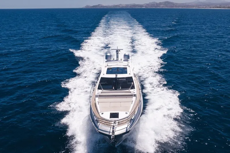 Slide: The Image of Azimut 60 2020 - 26