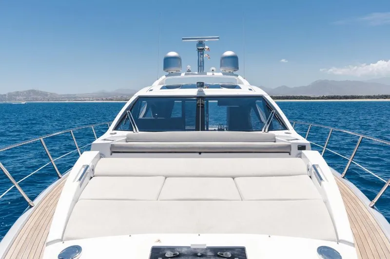 Slide: The Image of Azimut 60 2020 - 36
