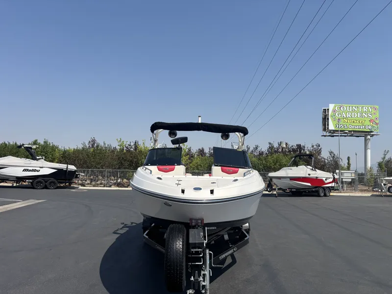 Slide: The Image of Chaparral 243VRX 2018 - 3