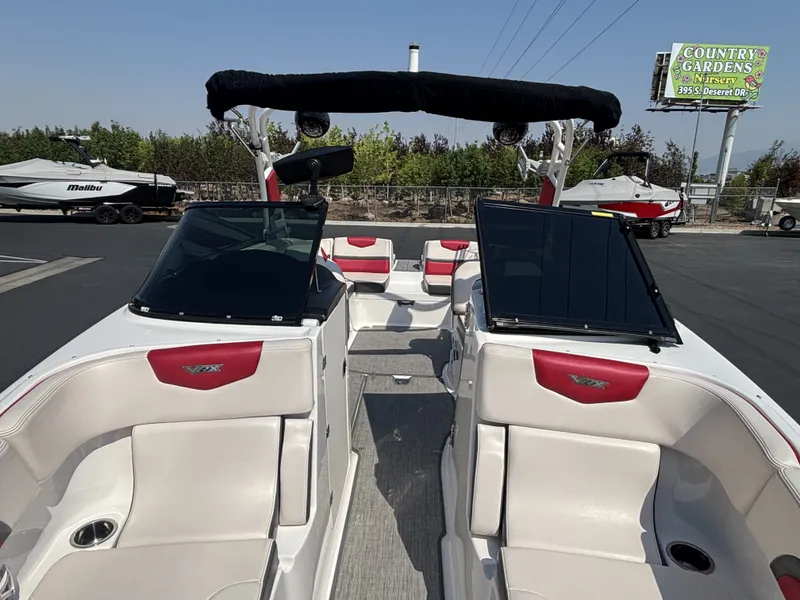 Slide: The Image of Chaparral 243VRX 2018 - 11