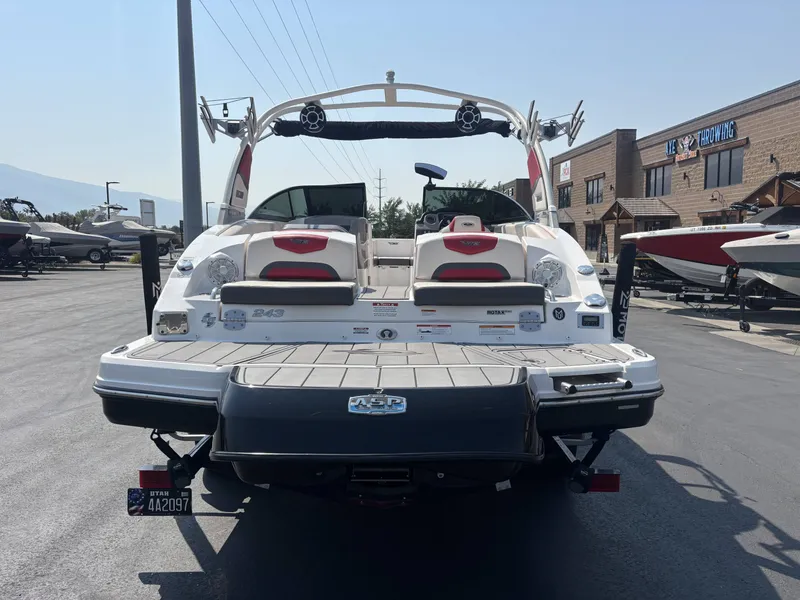 Slide: The Image of Chaparral 243VRX 2018 - 5