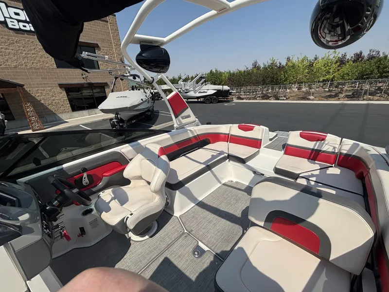Slide: The Image of Chaparral 243VRX 2018 - 9