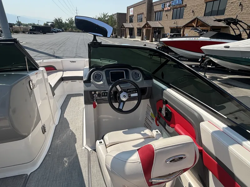 Slide: The Image of Chaparral 243VRX 2018 - 10
