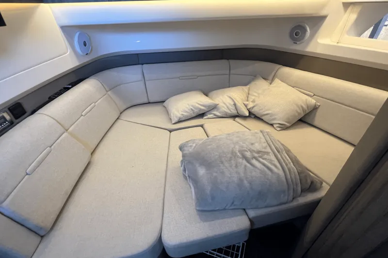 Slide: The Image of Sea Ray SLX 400 2021 - 17