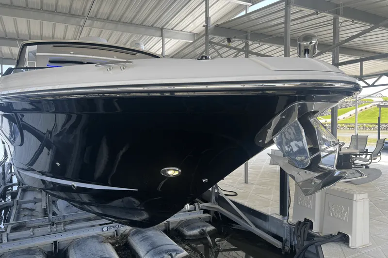 Slide: The Image of Sea Ray SLX 400 2021 - 2