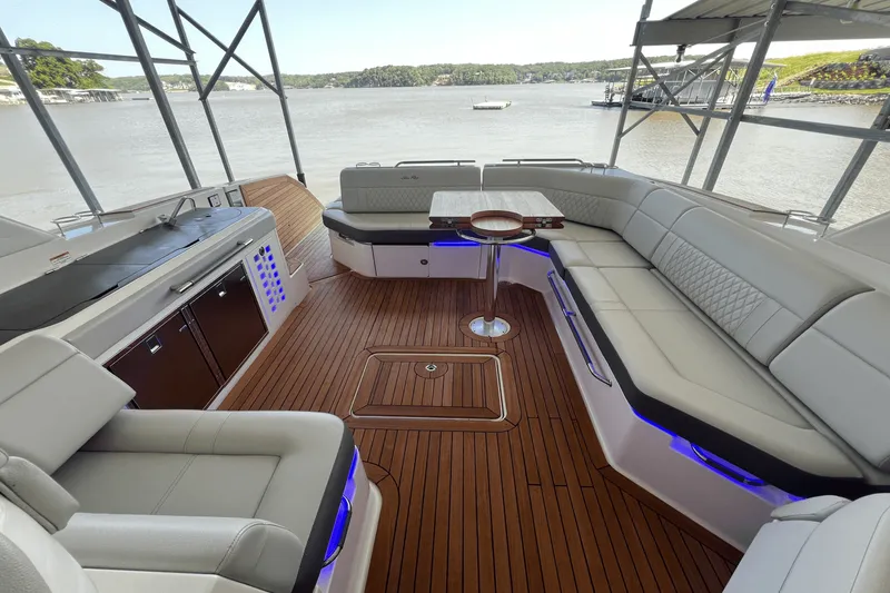 Slide: The Image of Sea Ray SLX 400 2021 - 9