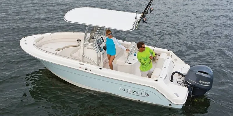 The Image of Robalo Center Console R222 2026 - 0