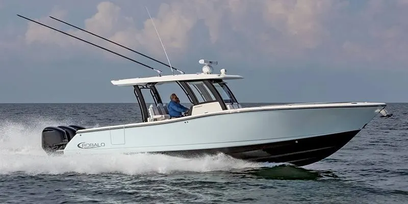 The Image of Robalo Center Console R360 2026 - 0