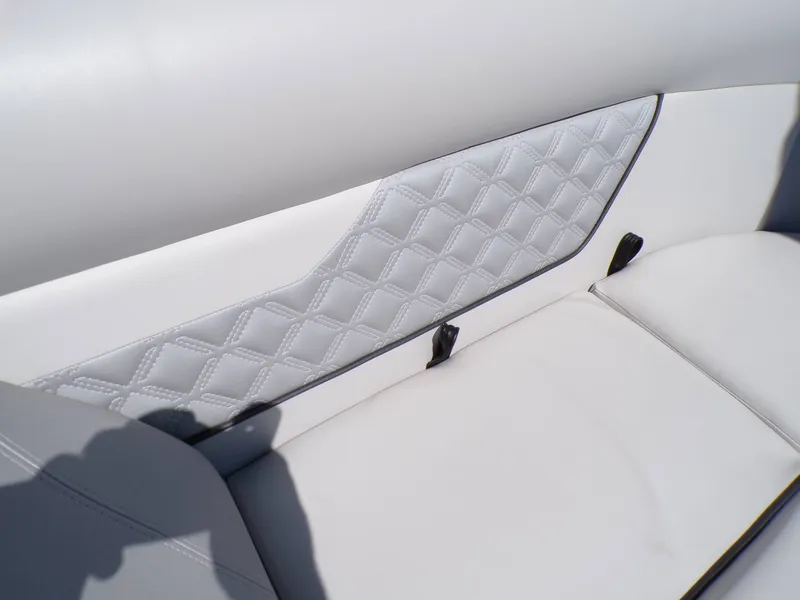 Slide: The Image of Crest 220 Classic DLX 2022 - 19