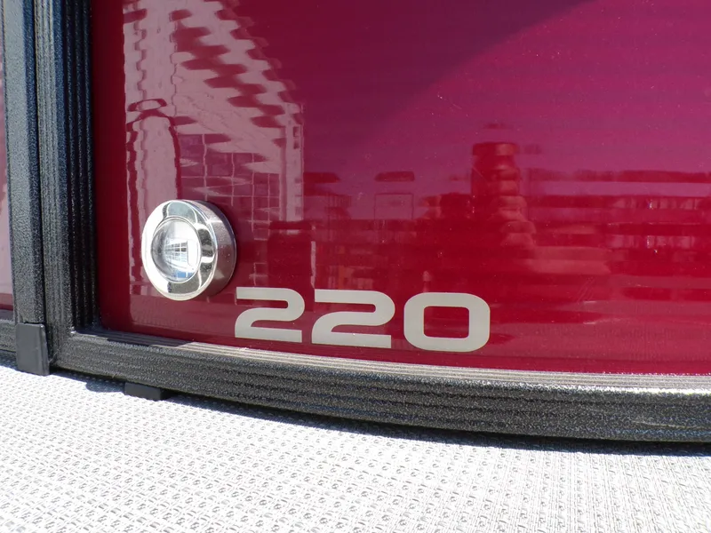 Slide: The Image of Crest 220 Classic DLX 2022 - 6