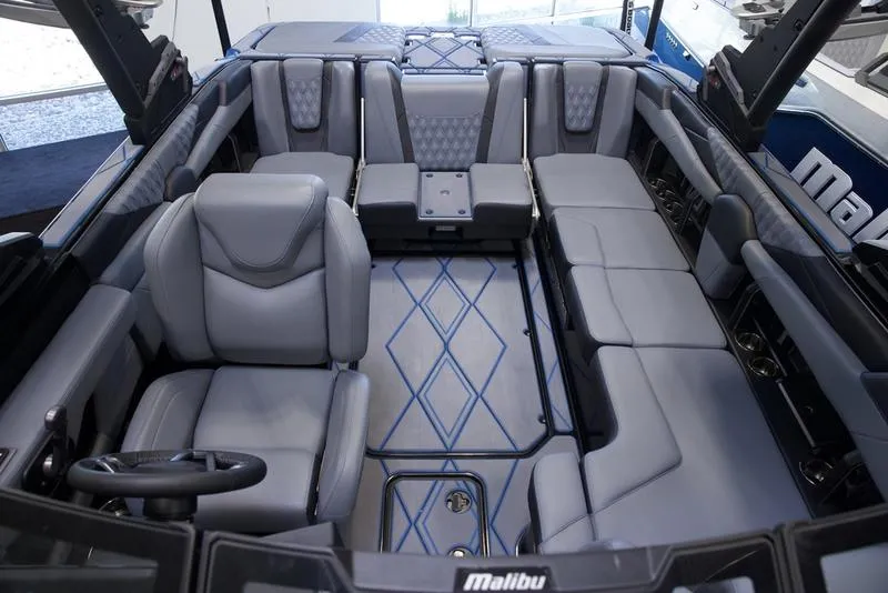 Slide: The Image of Malibu M230 2025 - 20