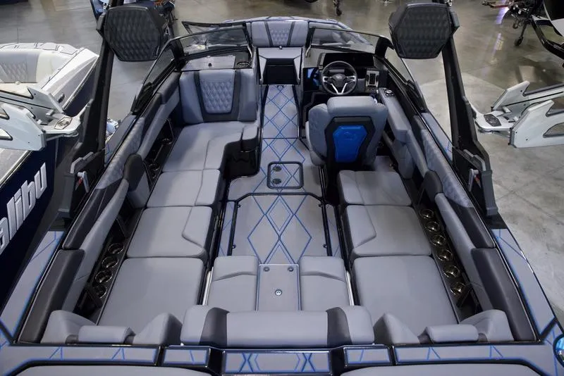 Slide: The Image of Malibu M230 2025 - 8