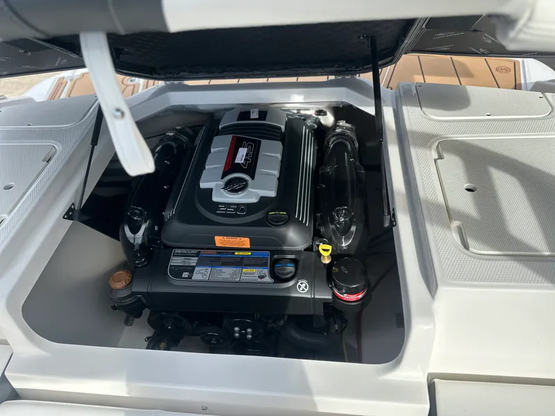 Slide: The Image of Chaparral 21 SSi 2026 - 7