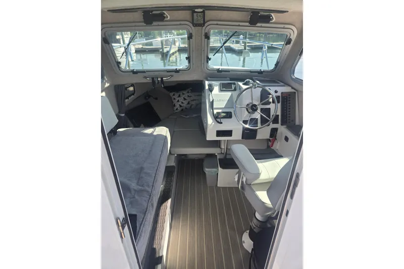 Slide: The Image of Parker Marine 2120 Sport Cabin 2022 - 11