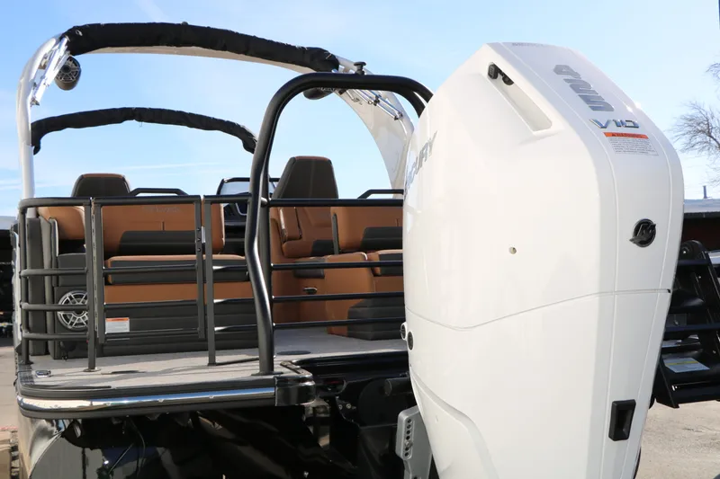 Slide: The Image of Sylvan G5 LZ DH Platinum Edition Tri-Toon 2026 - 8