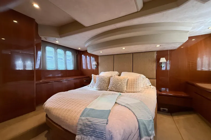 Slide: The Image of Princess 54 Flybridge 2009 - 15