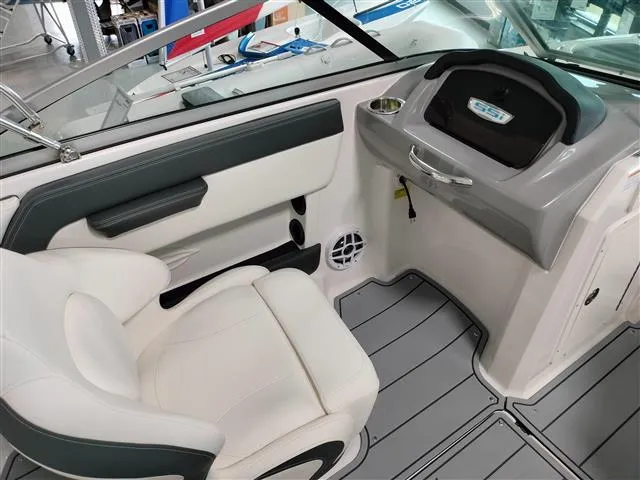 Slide: The Image of Chaparral 21 SSi Sport Fish OB 2024 - 15