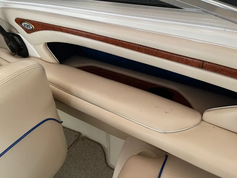 Slide: The Image of Sea Ray 230BR 1997 - 17