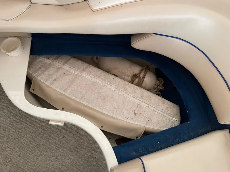 Slide: The Image of Sea Ray 230BR 1997 - 16