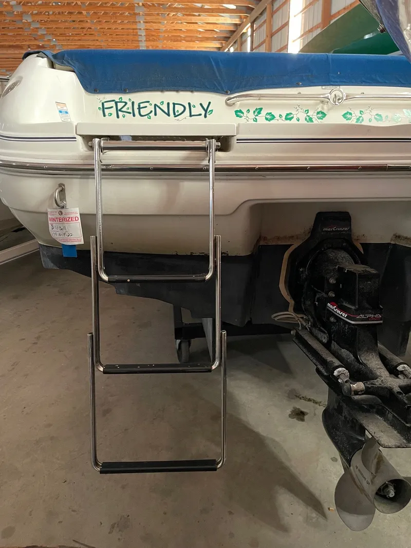 Slide: The Image of Sea Ray 230BR 1997 - 1