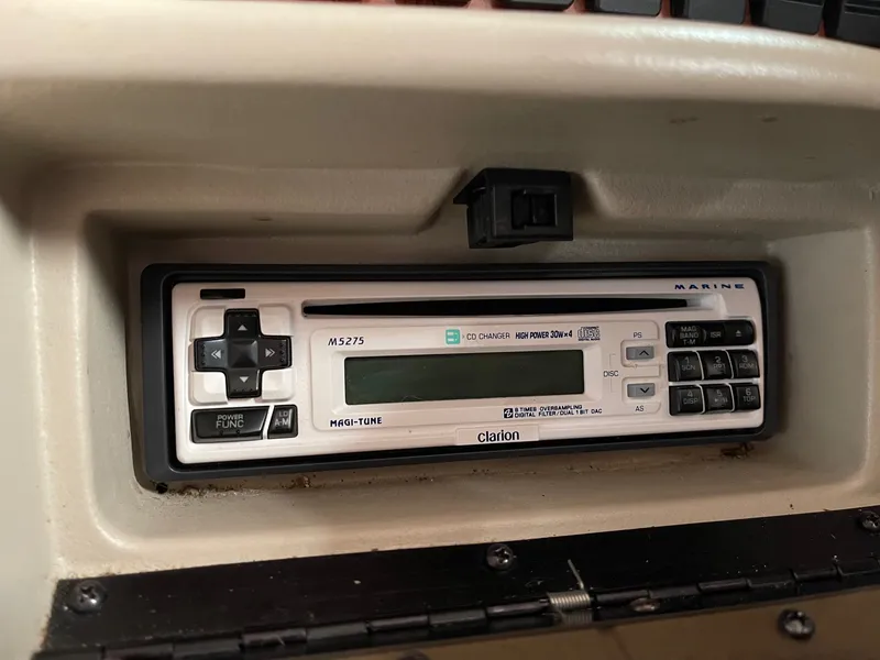 Slide: The Image of Sea Ray 230BR 1997 - 27