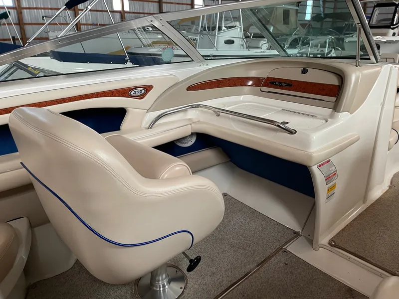 Slide: The Image of Sea Ray 230BR 1997 - 14