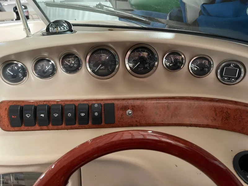 Slide: The Image of Sea Ray 230BR 1997 - 29