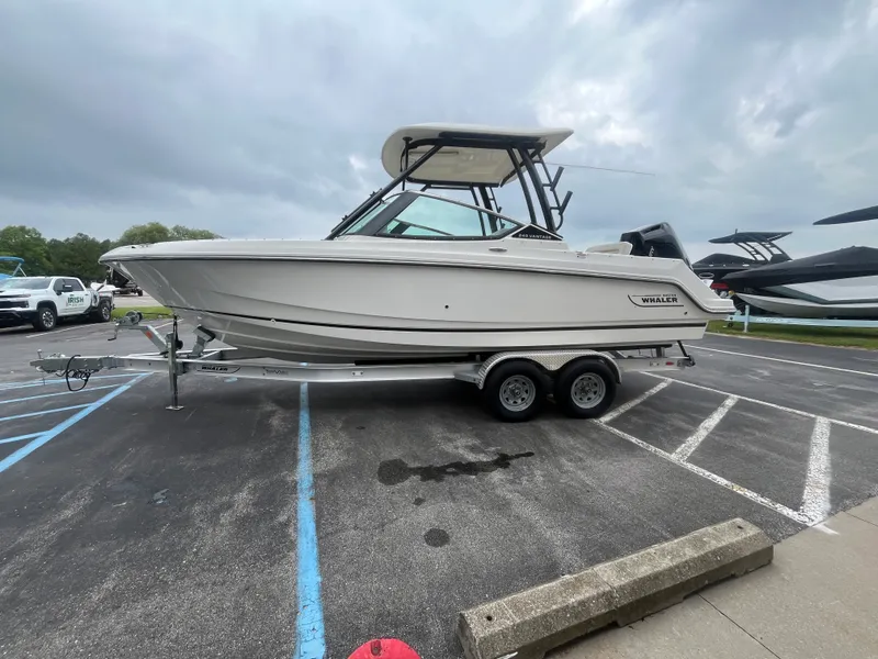 Slide: The Image of Boston Whaler Vantage 2025 - 11