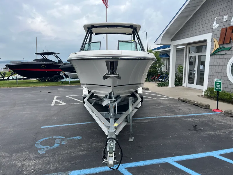 Slide: The Image of Boston Whaler Vantage 2025 - 10