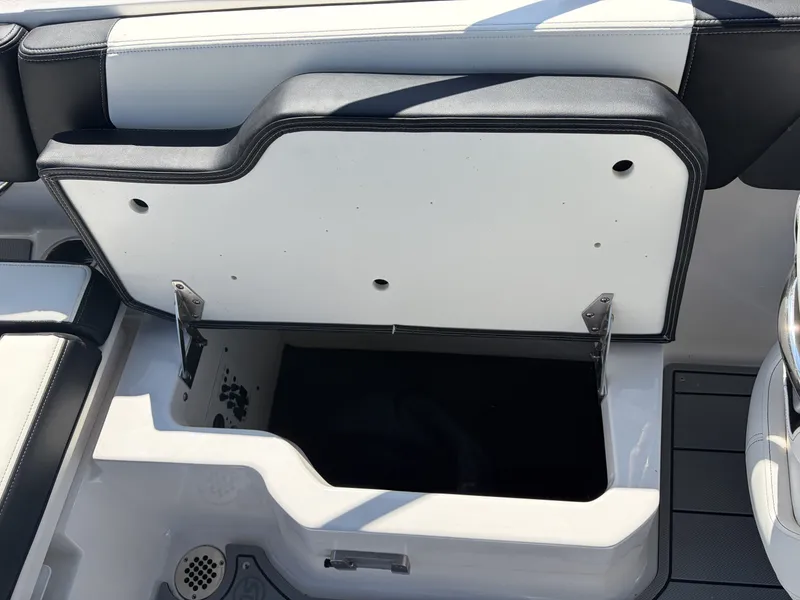 Slide: The Image of Chaparral 250 OSX 2024 - 8