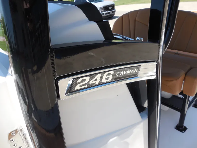 Slide: The Image of Robalo 246 Cayman 2026 - 20