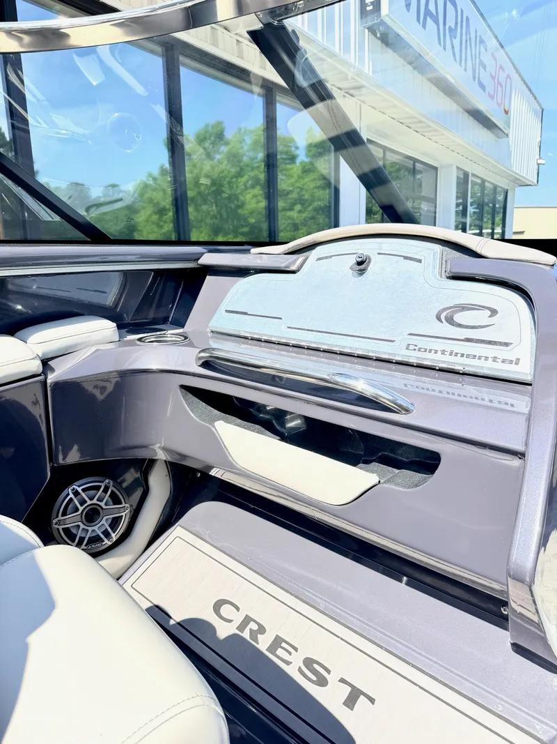 Slide: The Image of Crest 270 NX Twin 2022 - 14