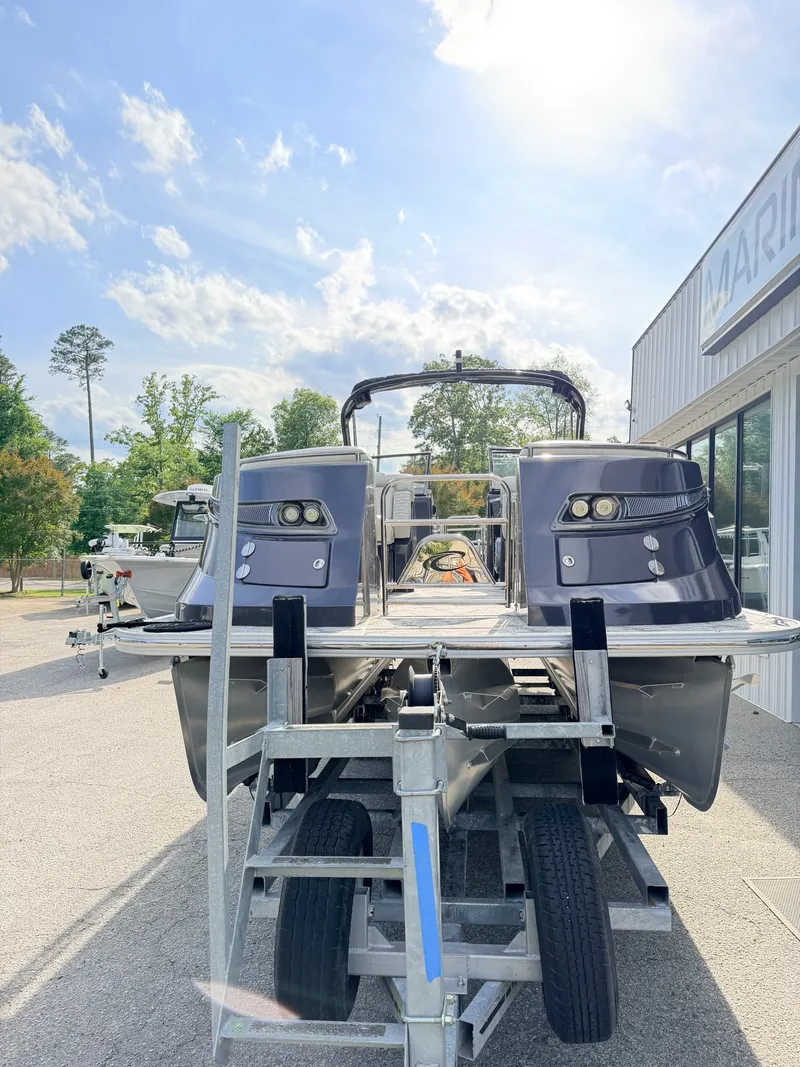 Slide: The Image of Crest 270 NX Twin 2022 - 4