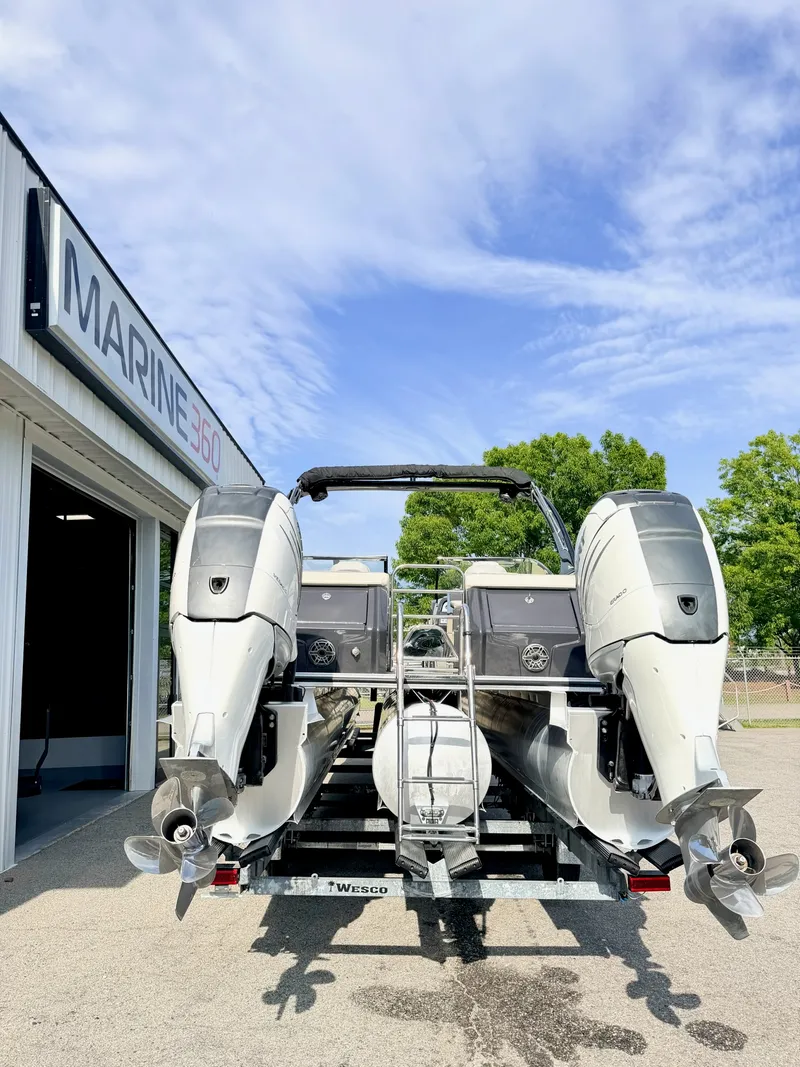 Slide: The Image of Crest 270 NX Twin 2022 - 5