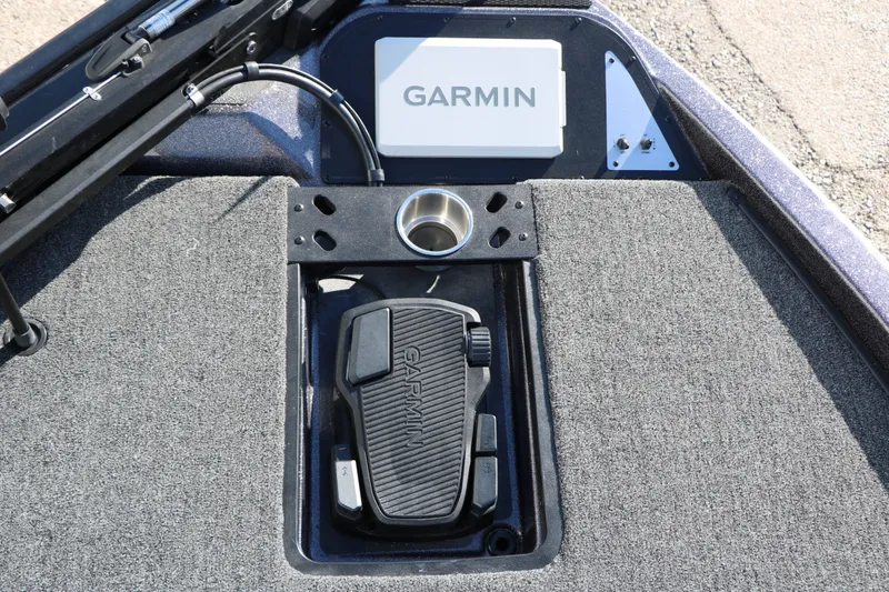 Slide: The Image of Caymas CX 201 PRO 2027 - 28