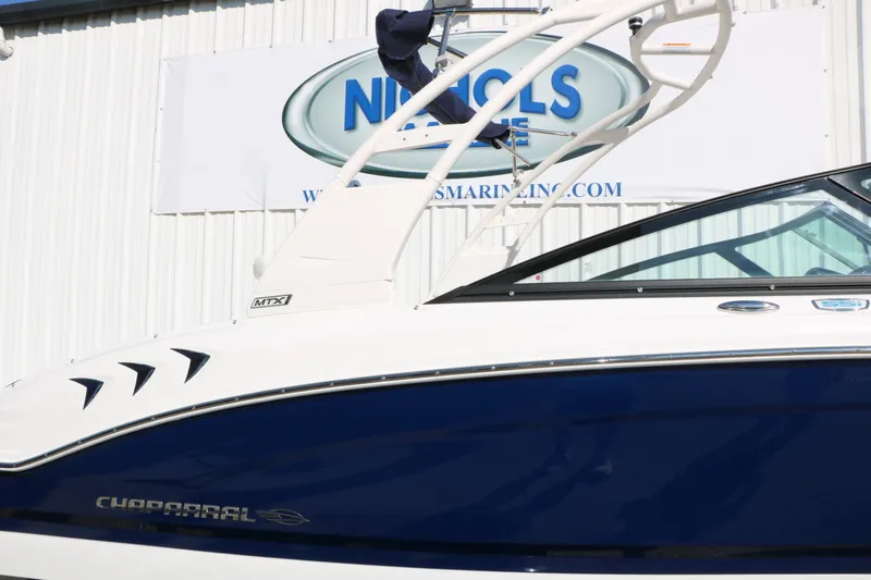 Slide: The Image of Chaparral 21 SSI Ski Fish 2026 - 10